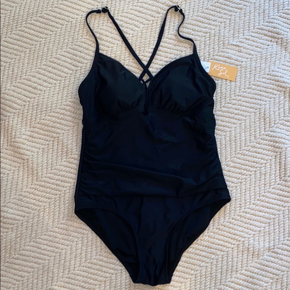 🆕[Kona Sol] Black One Piece • Lattice Back • Lg